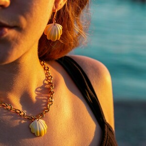 Golden Seashell | Χειροποίητο κολιέ με χρυσή ατσάλινη αλυσίδα - επιχρυσωμένα, κοχύλι, κοντά, boho - 3