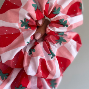 Scrunchies Xl strawberry- minimal lemons - ύφασμα, λαστιχάκια μαλλιών