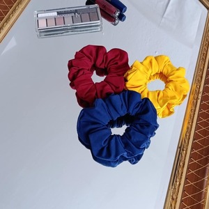 Scrunchie Ruby Red - ύφασμα, λαστιχάκια μαλλιών - 2