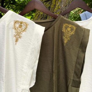 Rodia Handmade Clothing Γυναικεία Μπλούζα Αμάνικη Λινή Χακί με Χρυσό Κέντημα - crop top - 2