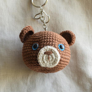 Χειροποίητο Amigurumi αρκουδάκι καφέ κεφάλι– Πλεκτό Μπρελόκ - αρκουδάκι, βαμβακερό νήμα, amigurumi, πλεκτό ζωακι, μπρελοκ κλειδιών - 2