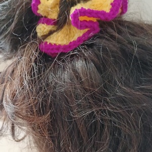 Πλεκτό Scrunchy κίτρινο/magenta - νήμα, λαστιχάκια μαλλιών - 2