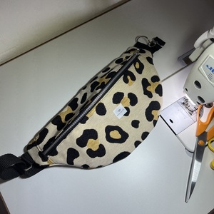 Leopard banana crossbody bag - ύφασμα, χιαστί, φλοράλ, all day - 4