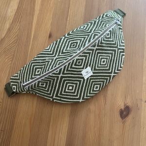 Rhombus khaki banana crossbody bag - ύφασμα, χιαστί, φλοράλ, all day - 2