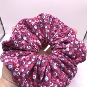 Υφασμάτινο λαστιχάκι scrunchie little flowers - ύφασμα, κορίτσι, για τα μαλλιά, λαστιχάκια μαλλιών - 3
