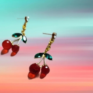 Χειροποίητα Σκουλαρίκια "Cherry Drop" με Κρυστάλλινες Λεπτομέρειες - γυαλί, επιχρυσωμένα, swarovski, μικρά, ατσάλι - 3